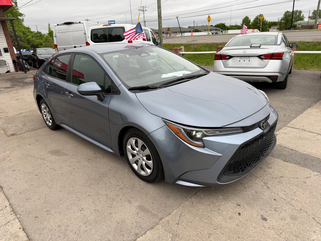 Used 2024 Toyota Corolla LE FWD image 3