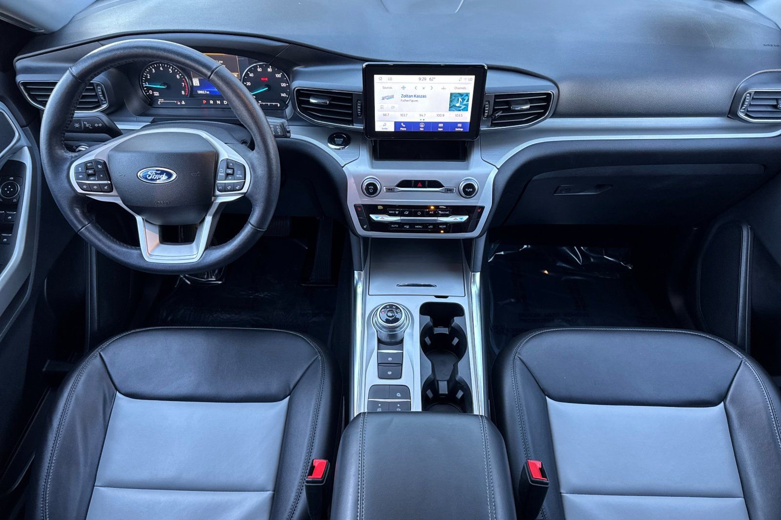 Certified 2022 Ford Explorer XLT w/ Equipment Group 202A image 14