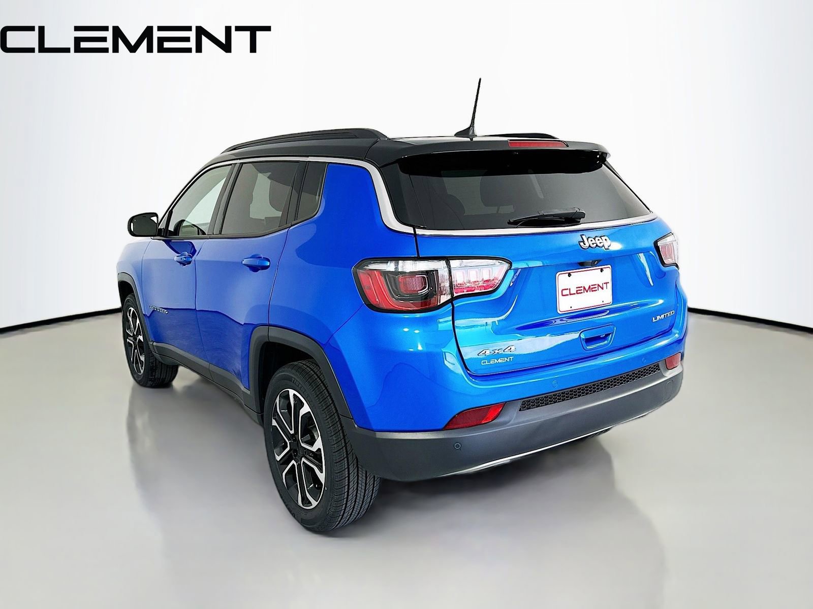 Used 2023 Jeep Compass Limited image 10