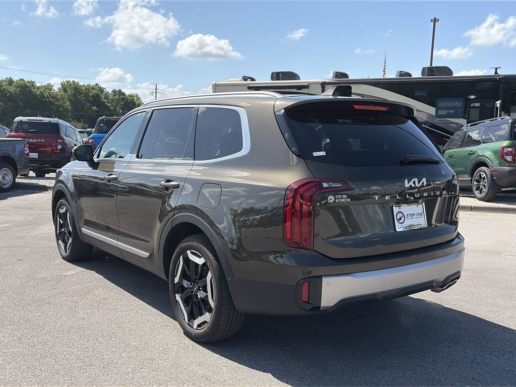 Used 2025 Kia Telluride S image 5