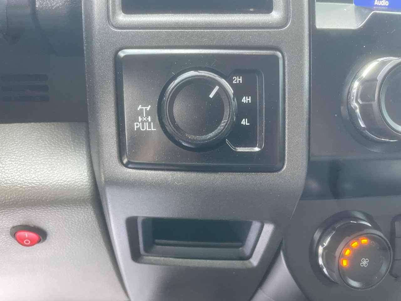 Used 2022 Ford F250 XL w/ Power Equipment Group image 15