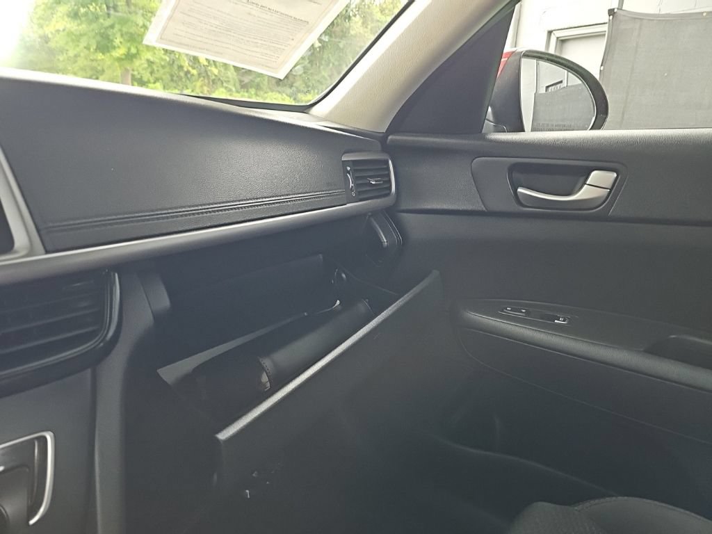 Used 2017 Kia Optima LX FWD image 26