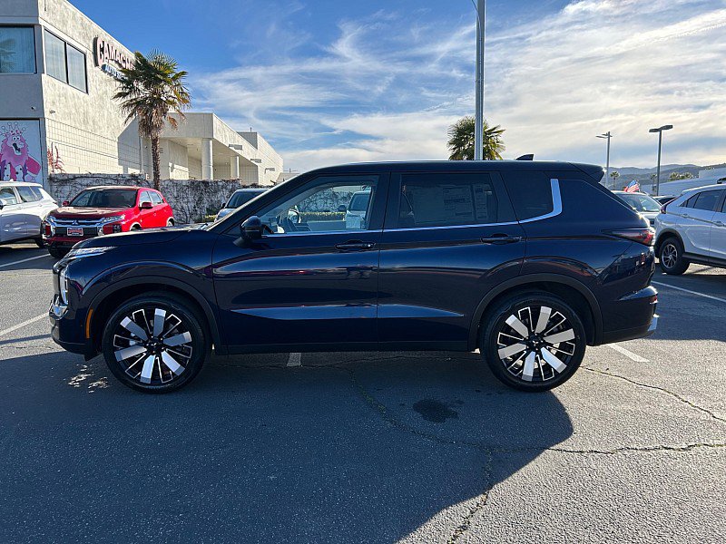 New 2026 Mitsubishi Outlander SE FWD image 4