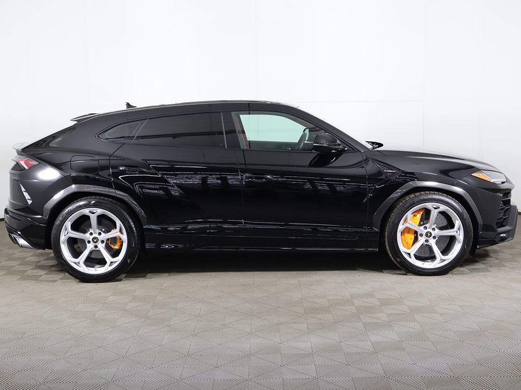 Used 2022 Lamborghini Urus AWD/4WD image 23