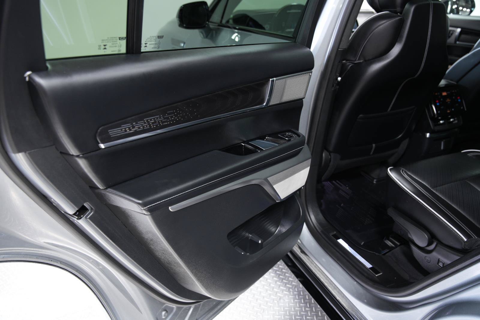 Used 2026 Cadillac Vistiq Platinum w/ LPO, Floor Liner Package AWD/4WD image 37