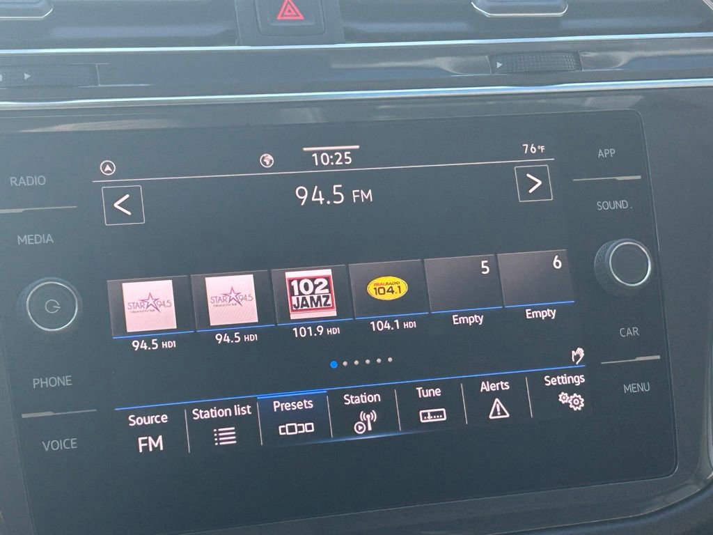 Used 2022 Volkswagen Tiguan SE image 15