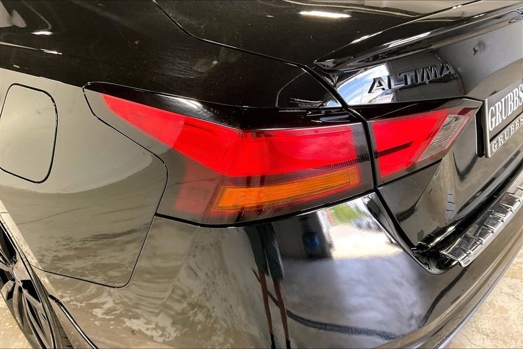 Used 2022 Nissan Altima 2.5 SR w/ Midnight Edition Package FWD image 39