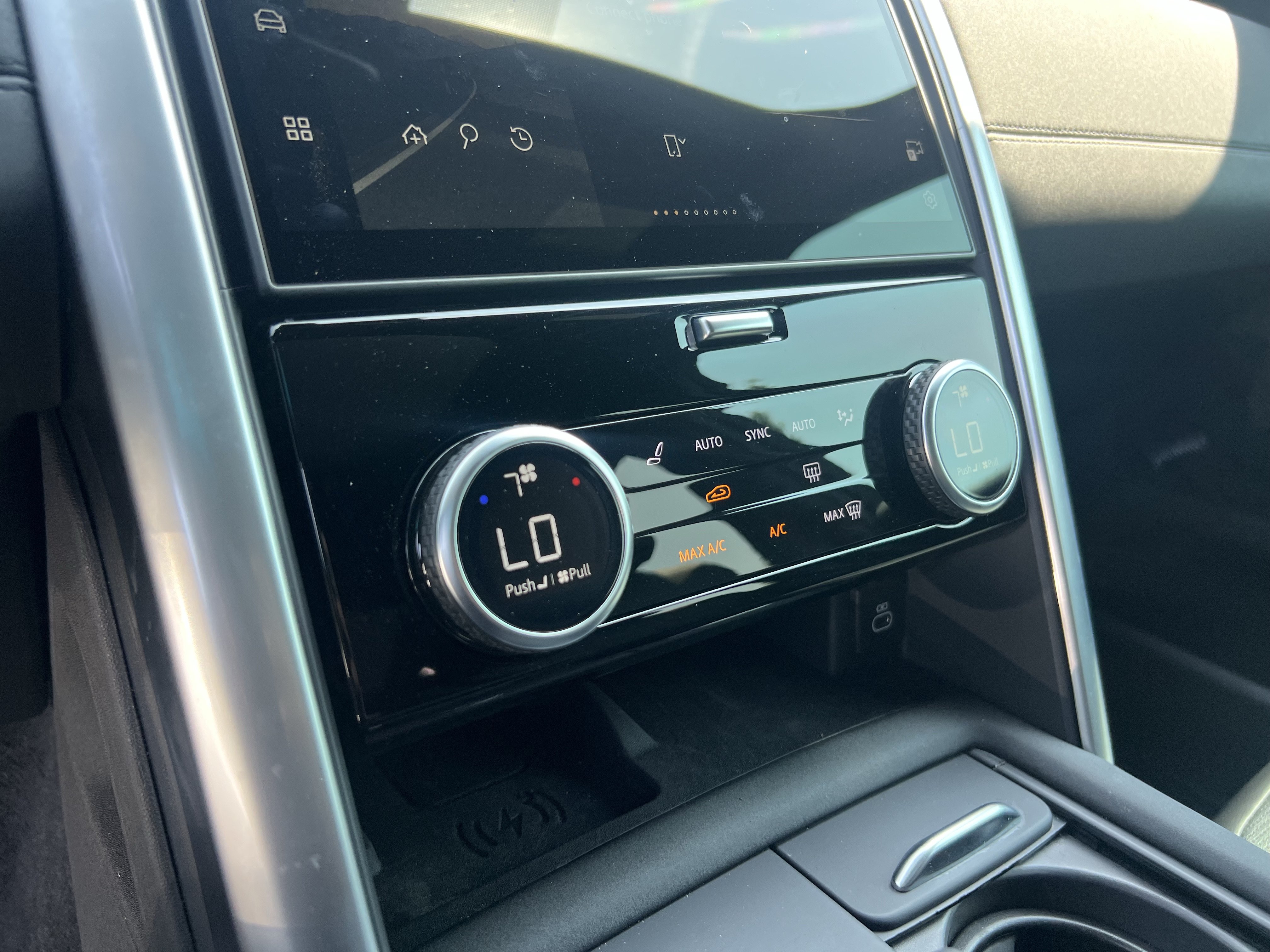 Certified 2025 Land Rover Discovery S AWD/4WD image 29