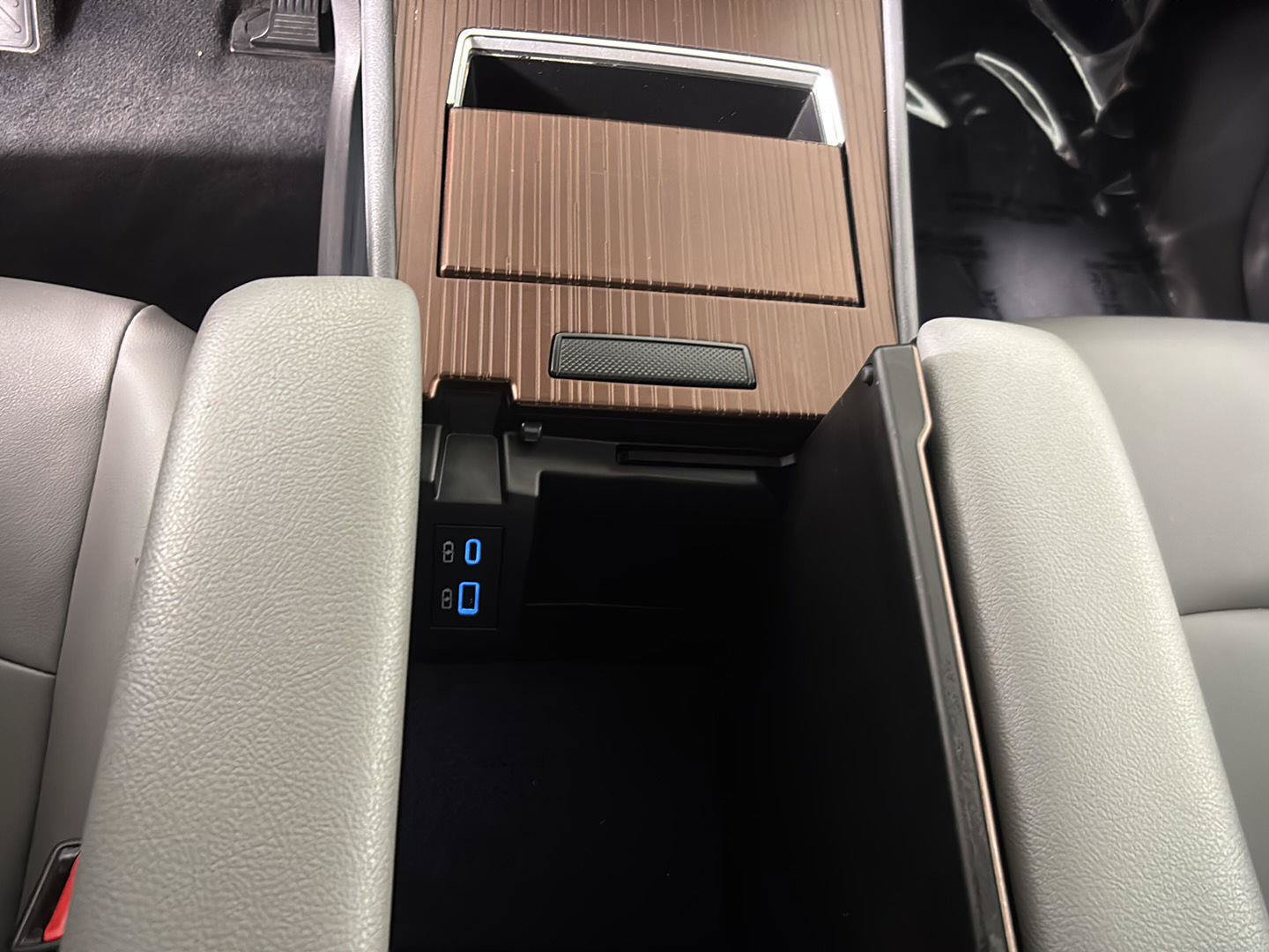 Used 2021 Toyota Sienna XLE FWD image 35