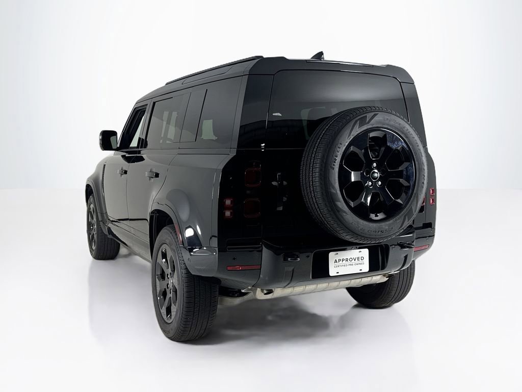 Used 2025 Land Rover Defender 110 X-Dynamic SE image 3