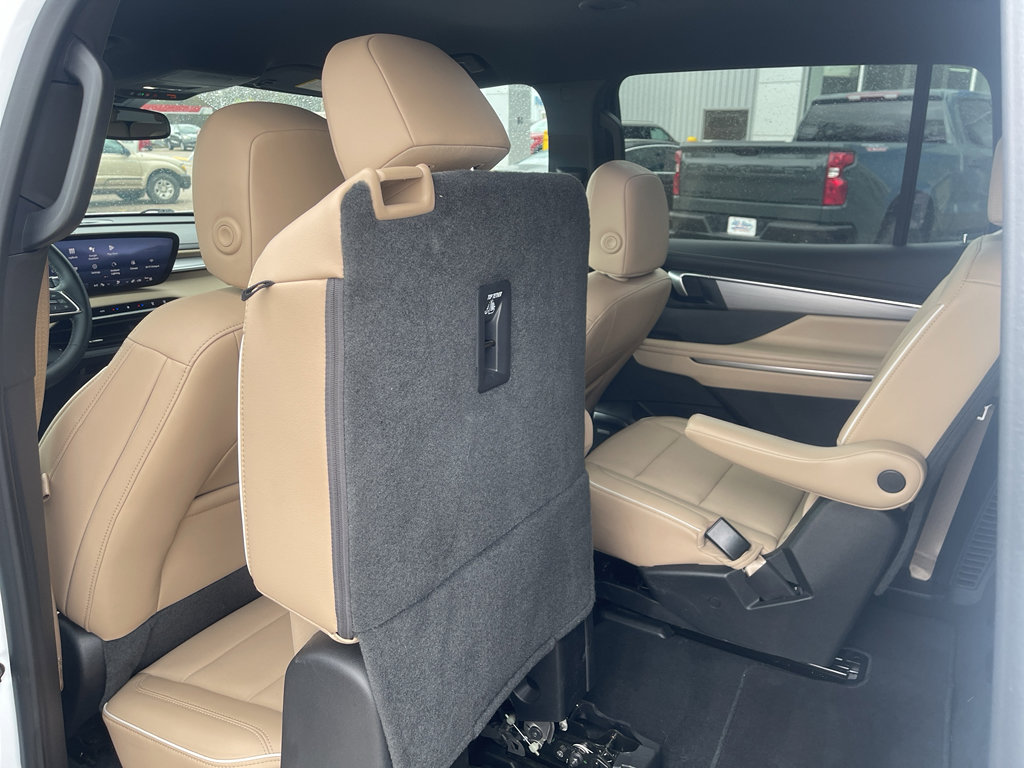 Used 2025 Buick Enclave Preferred image 31