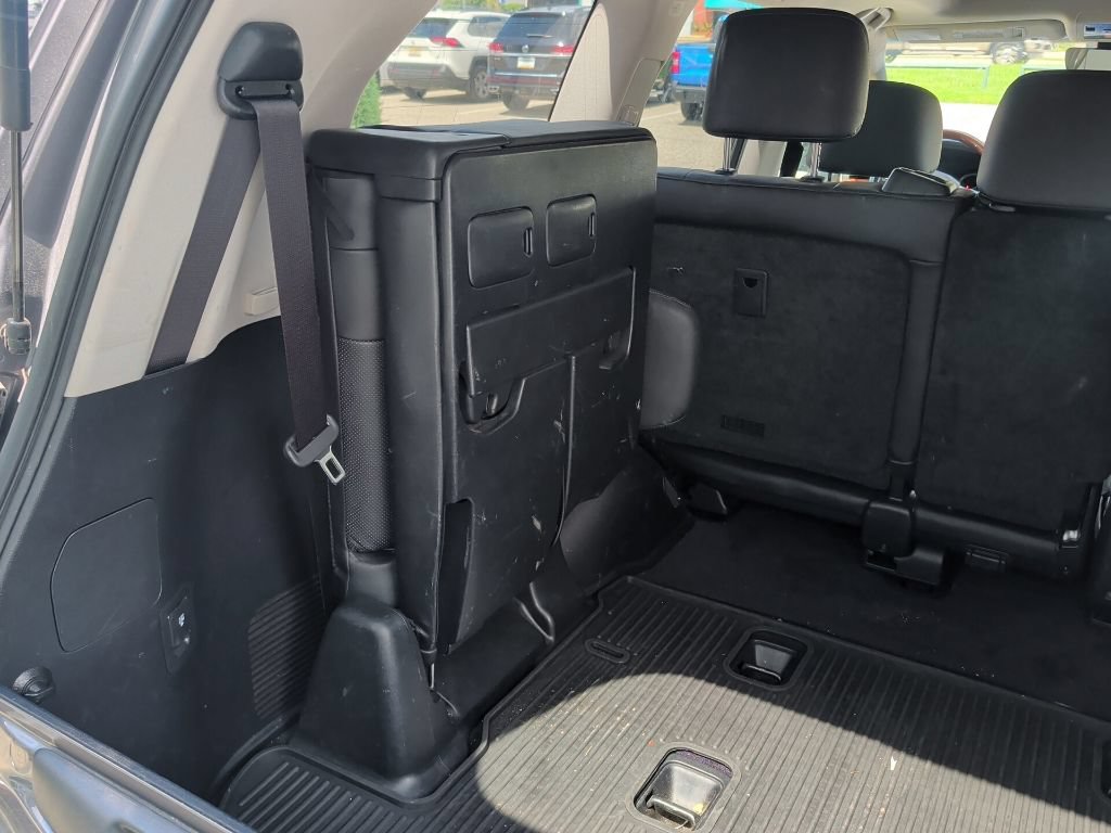 Used 2017 Lexus LX 570 4WD w/ Luxury Package image 6