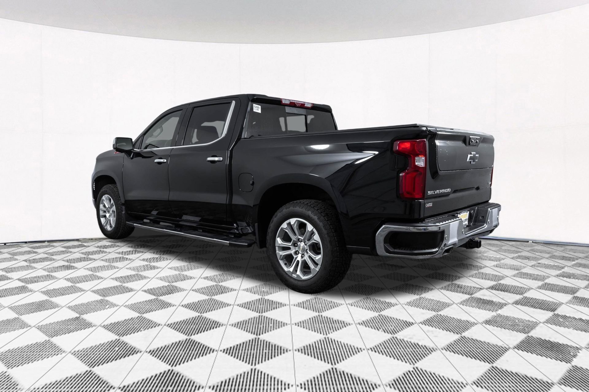 Used 2023 Chevrolet Silverado 1500 LTZ w/ LTZ Premium Package AWD/4WD image 16