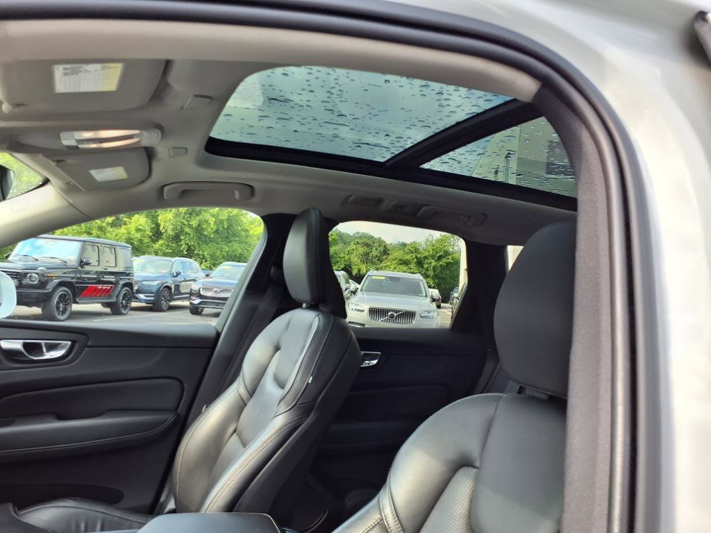 Used 2022 Volvo XC60 B6 Inscription w/ Advanced Package image 11