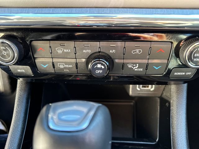 Used 2022 Jeep Compass Limited image 32