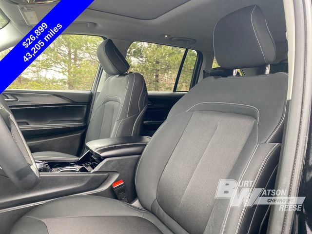 Used 2023 Jeep Grand Cherokee Laredo image 11