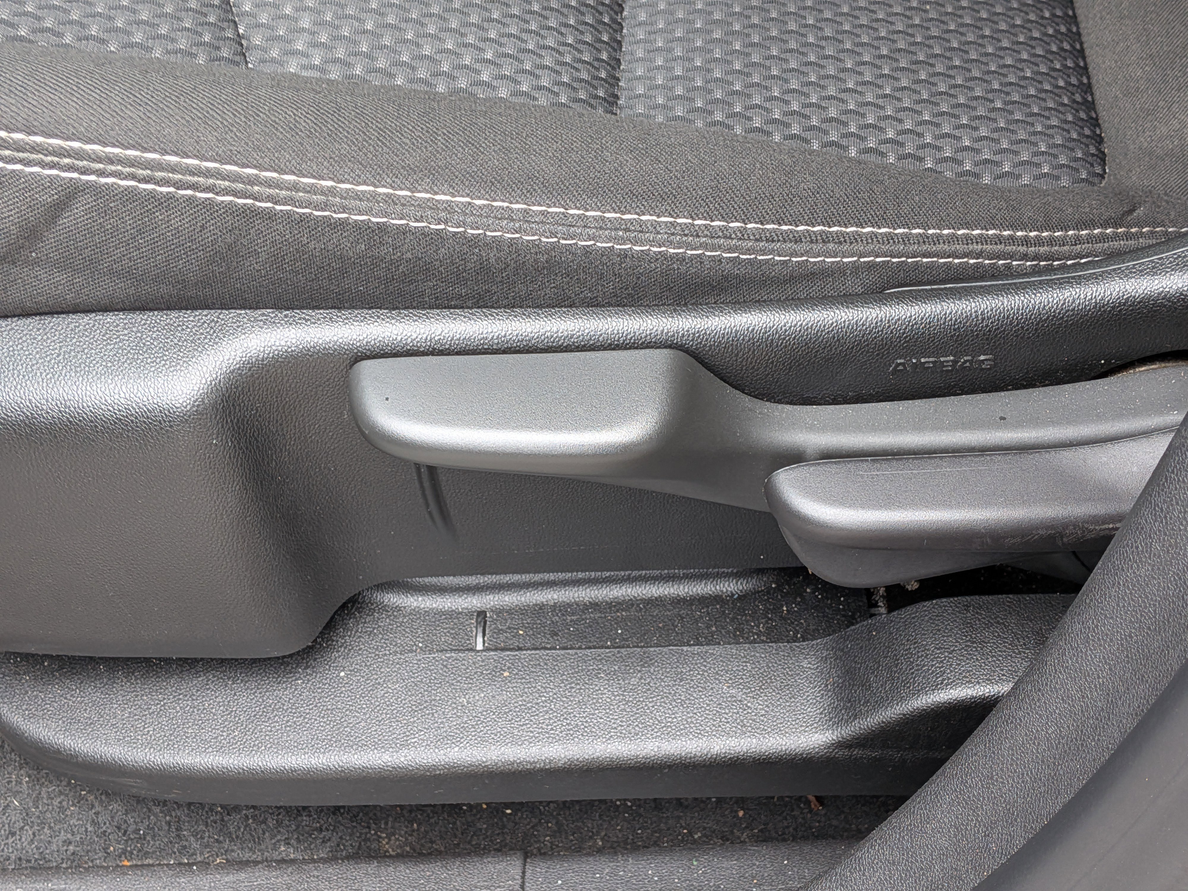 Used 2024 GMC Terrain SLE FWD image 21
