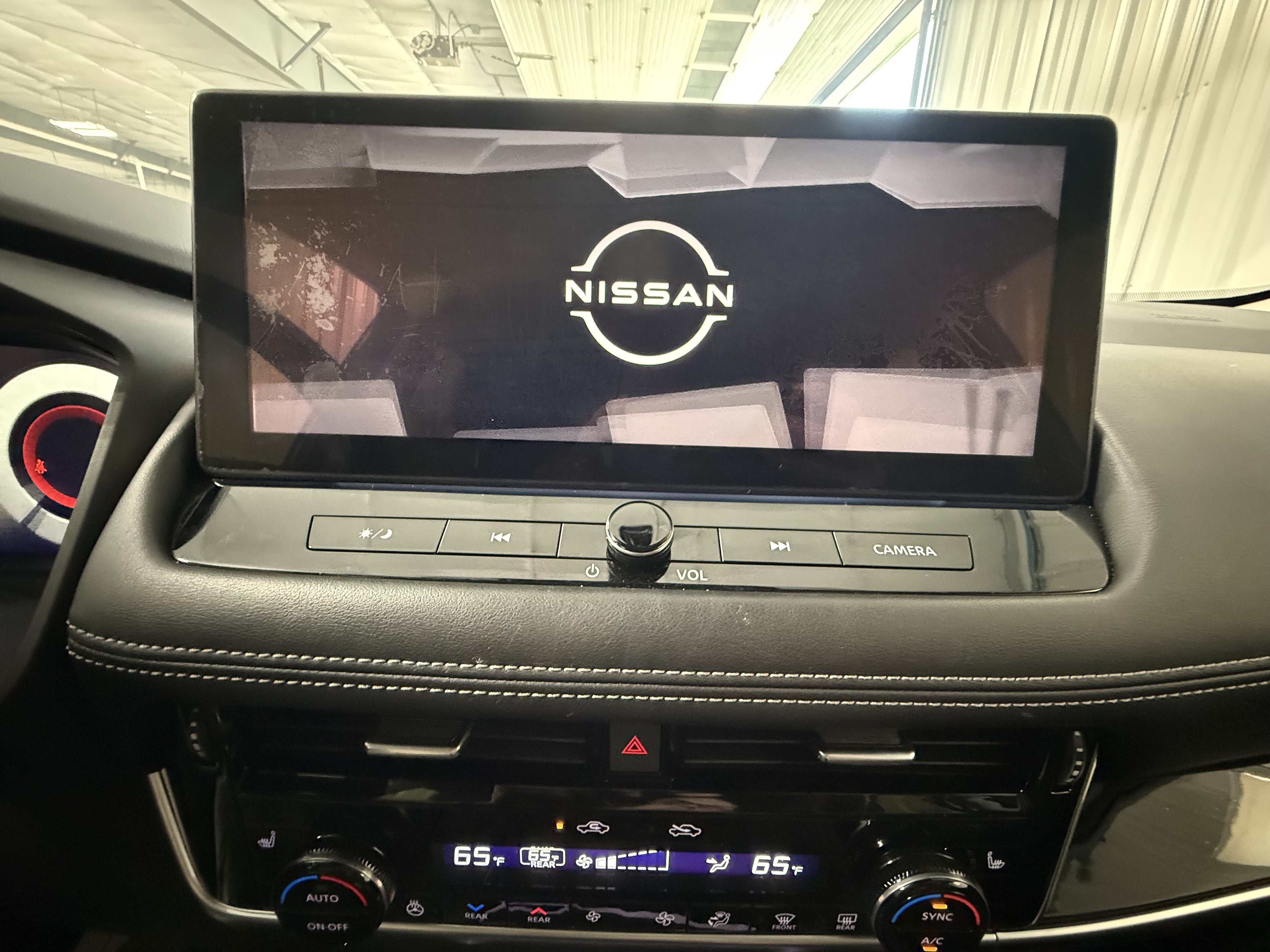 Used 2025 Nissan Rogue SL w/ Tech Package AWD/4WD image 27