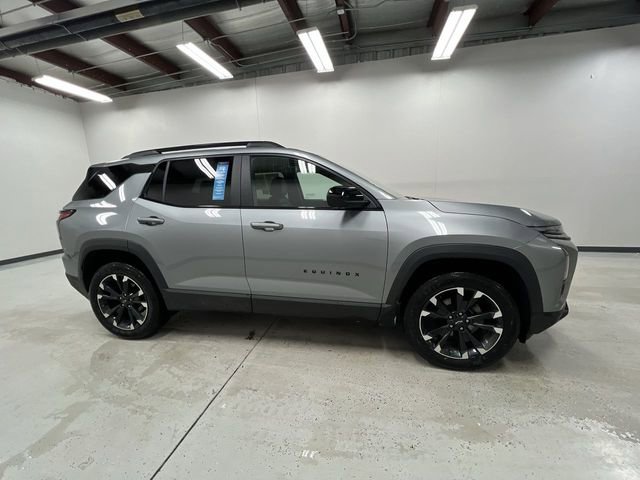 Certified 2025 Chevrolet Equinox RS w/ Safety and Technology Package image 9