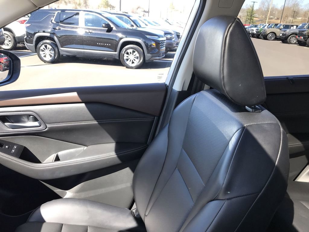 Used 2023 Nissan Rogue SV w/ SV Premium B Package AWD/4WD image 23