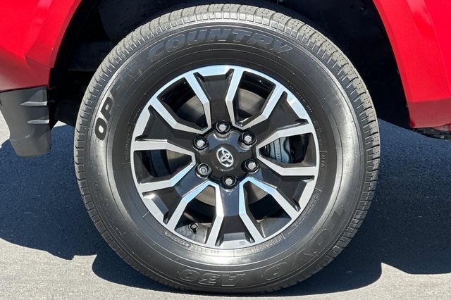 Certified 2022 Toyota Tacoma TRD Sport w/ TRD Premium Sport Package AWD/4WD image 32