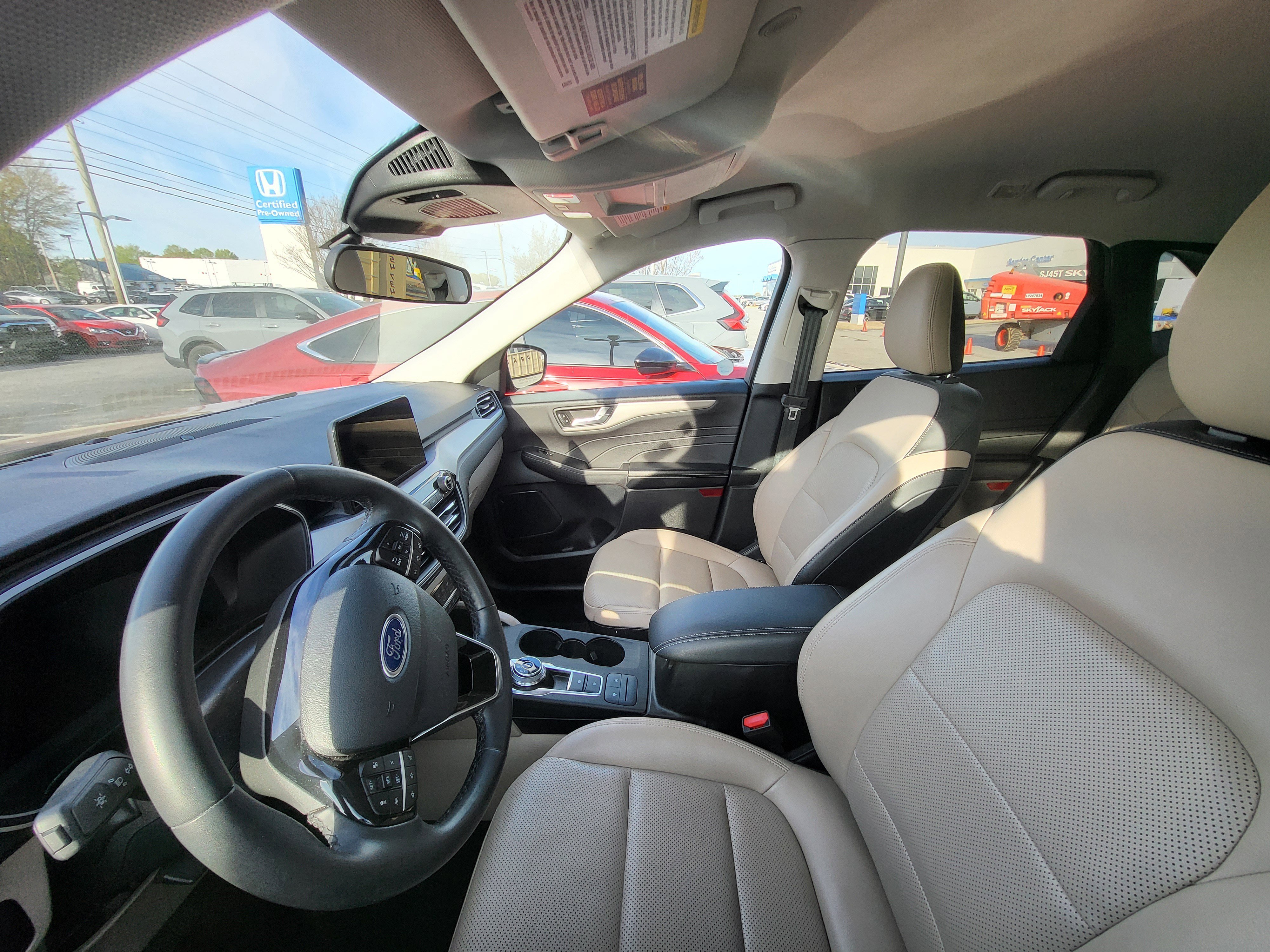 Used 2021 Ford Escape SEL w/ Technology Package image 10