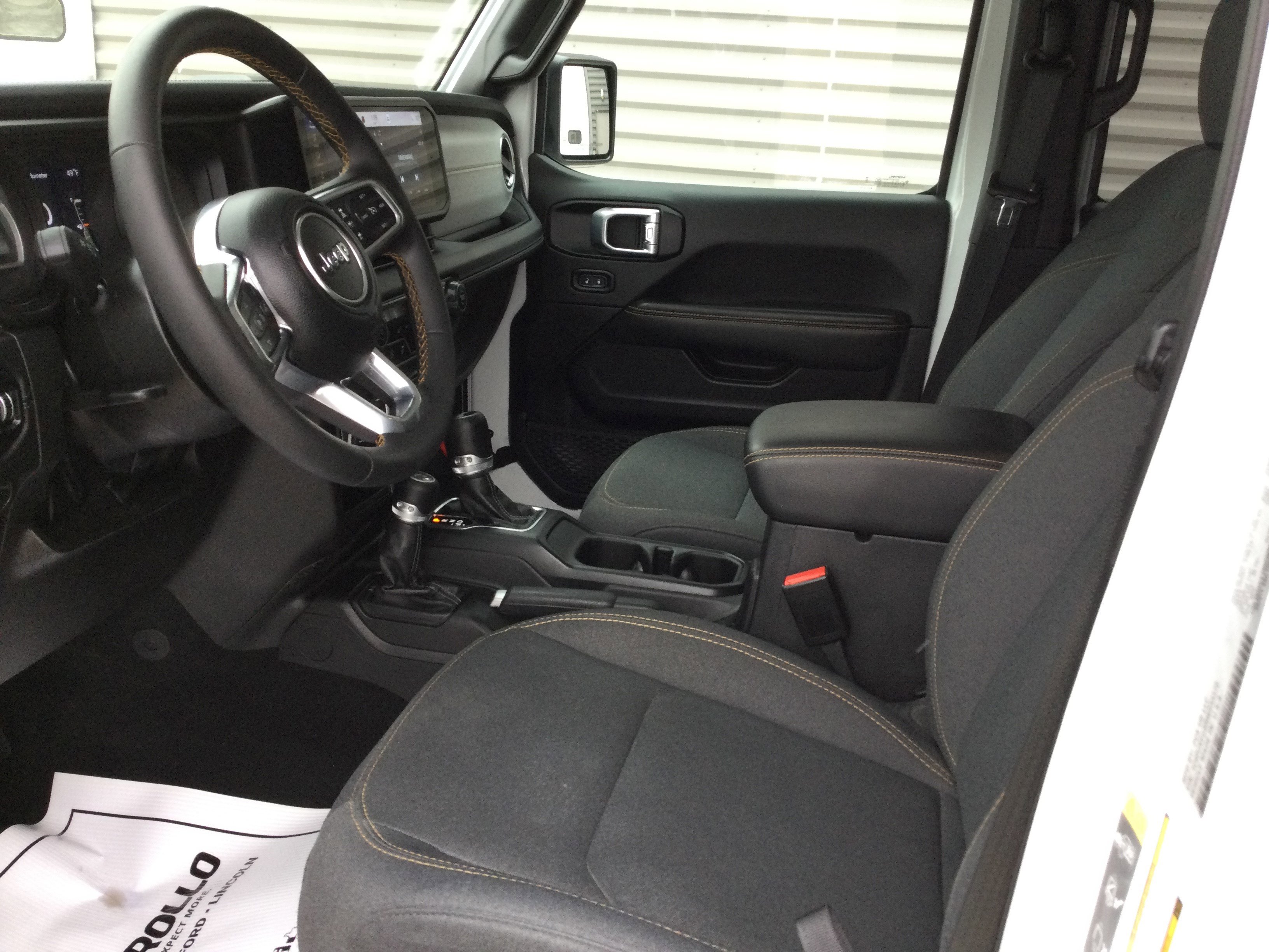 Used 2024 Jeep Wrangler Sahara image 7