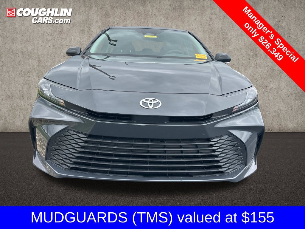 Used 2025 Toyota Camry LE AWD/4WD image 3