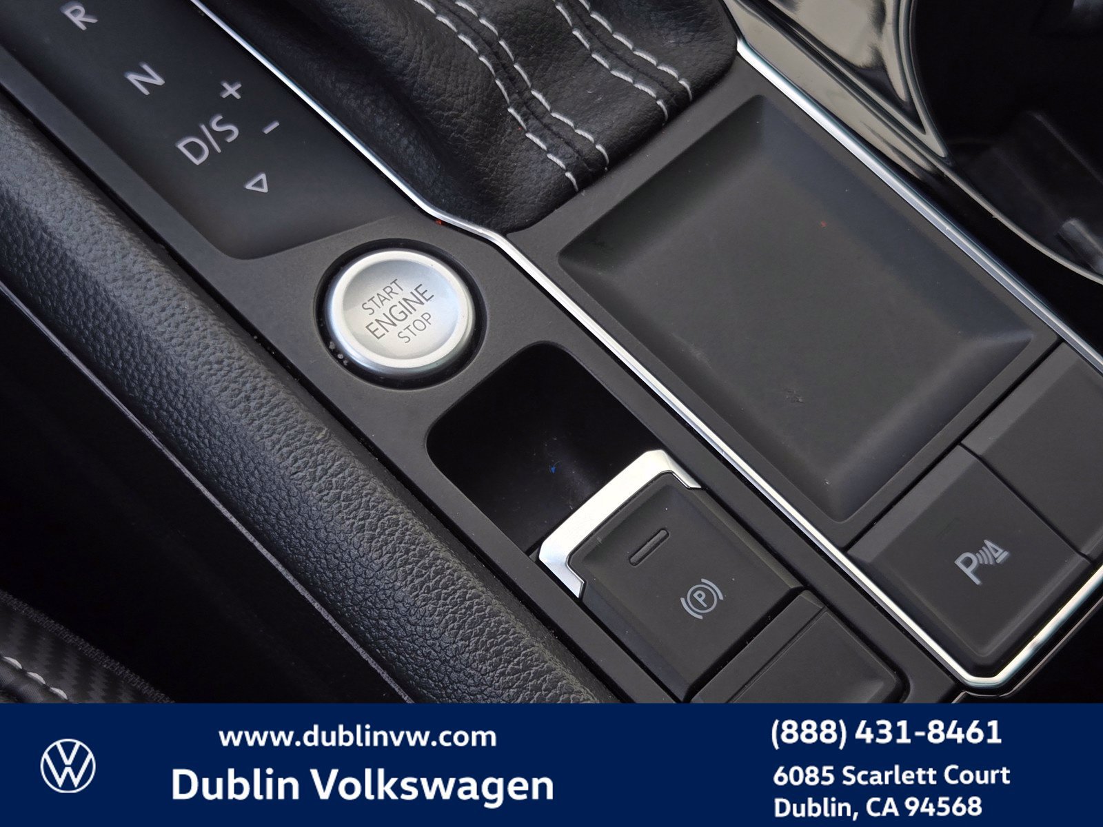 Certified 2022 Volkswagen Atlas Cross Sport SE FWD image 20