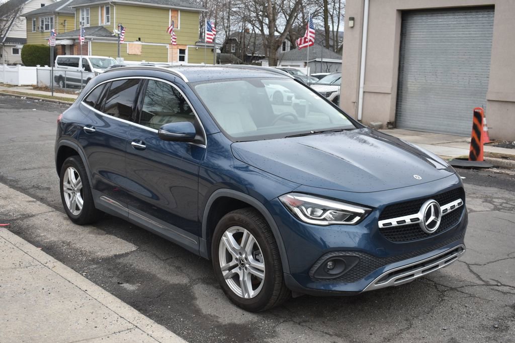 Used 2022 Mercedes-Benz GLA 250 w/ Premium Package Lite image 4