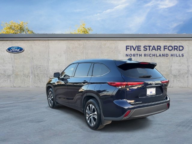 Used 2022 Toyota Highlander XLE FWD image 7