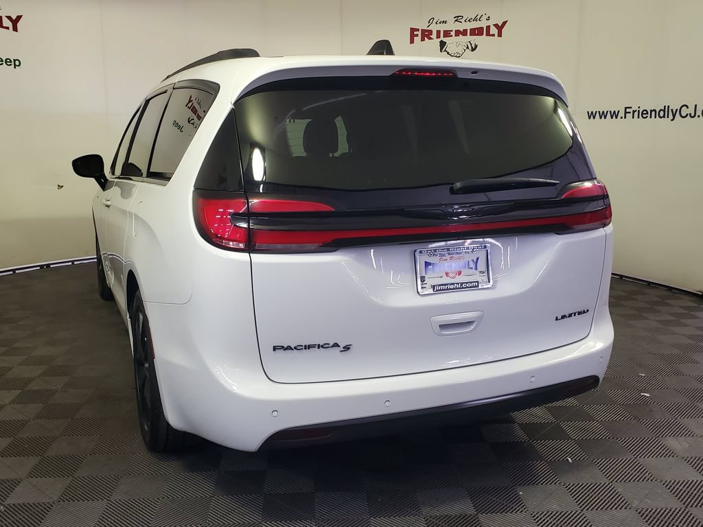 Used 2025 Chrysler Pacifica Limited FWD image 4
