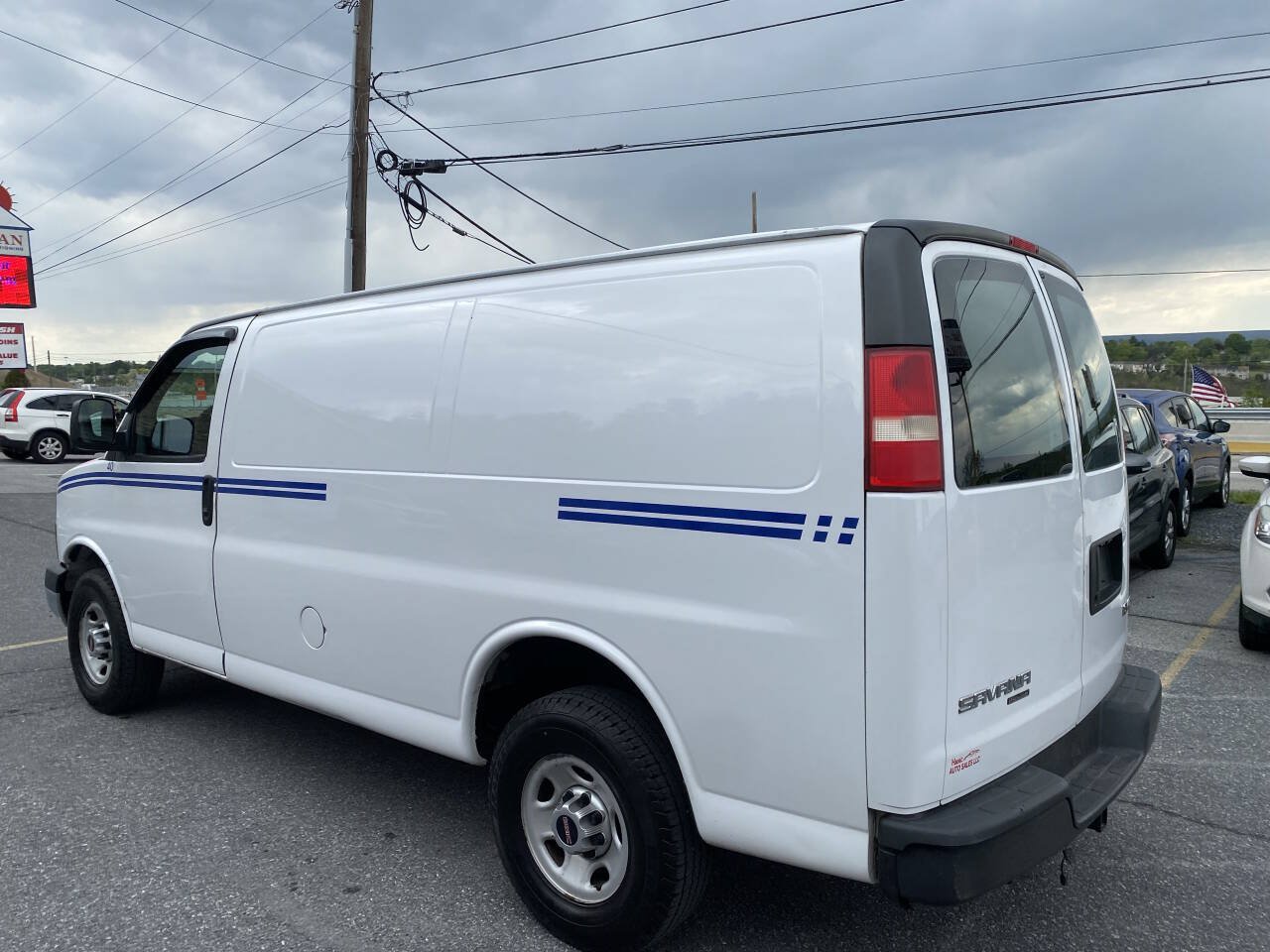 Used 2015 GMC Savana 2500 RWD image 6