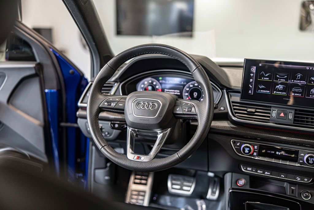 Used 2025 Audi SQ5 Premium Plus w/ Premium Plus Package image 39