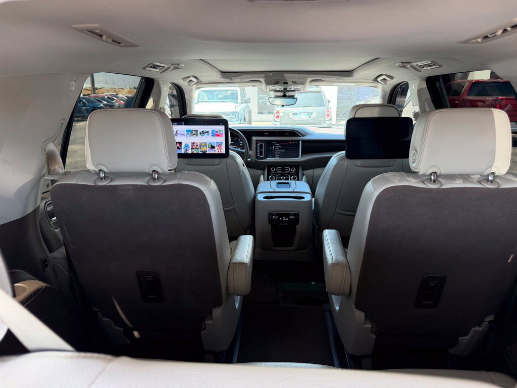 Used 2023 GMC Yukon Denali w/ Denali Reserve Package AWD/4WD image 13