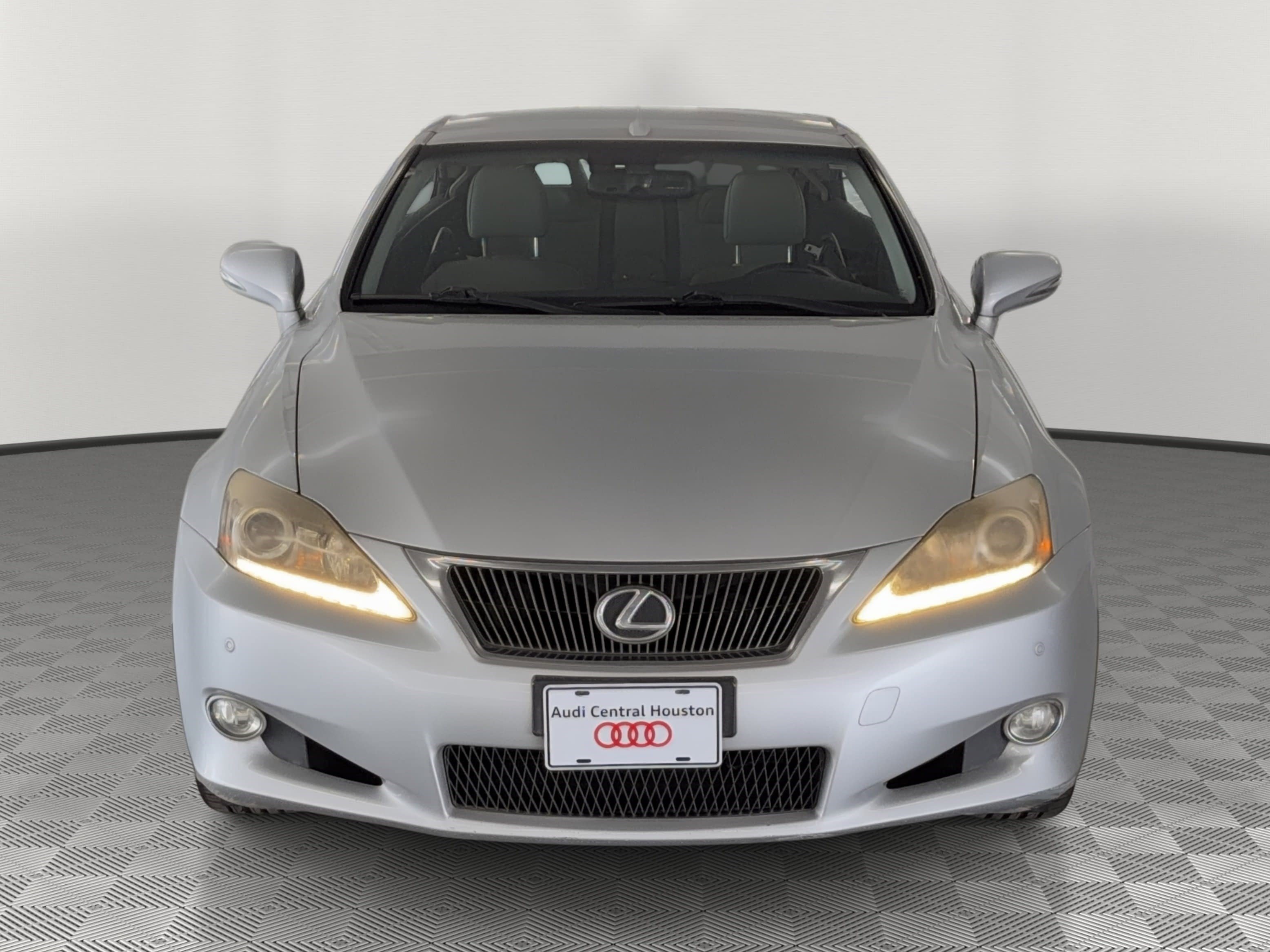 Used 2011 Lexus IS 250C w/ Luxury Pkg image 6