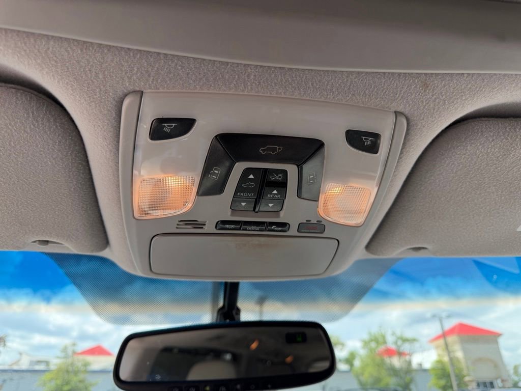 Used 2014 Toyota Sienna Limited w/ Limited Premium Package FWD image 29