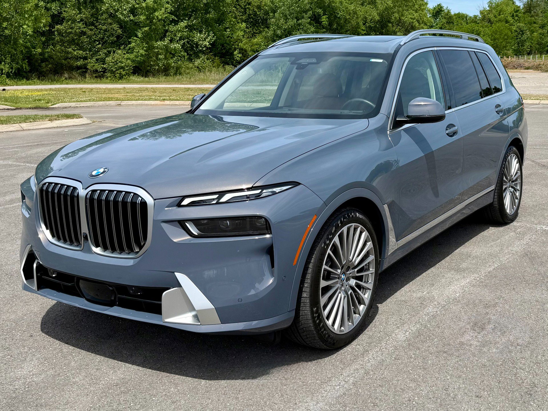 Used 2023 BMW X7 xDrive40i w/ Executive Package AWD/4WD image 2