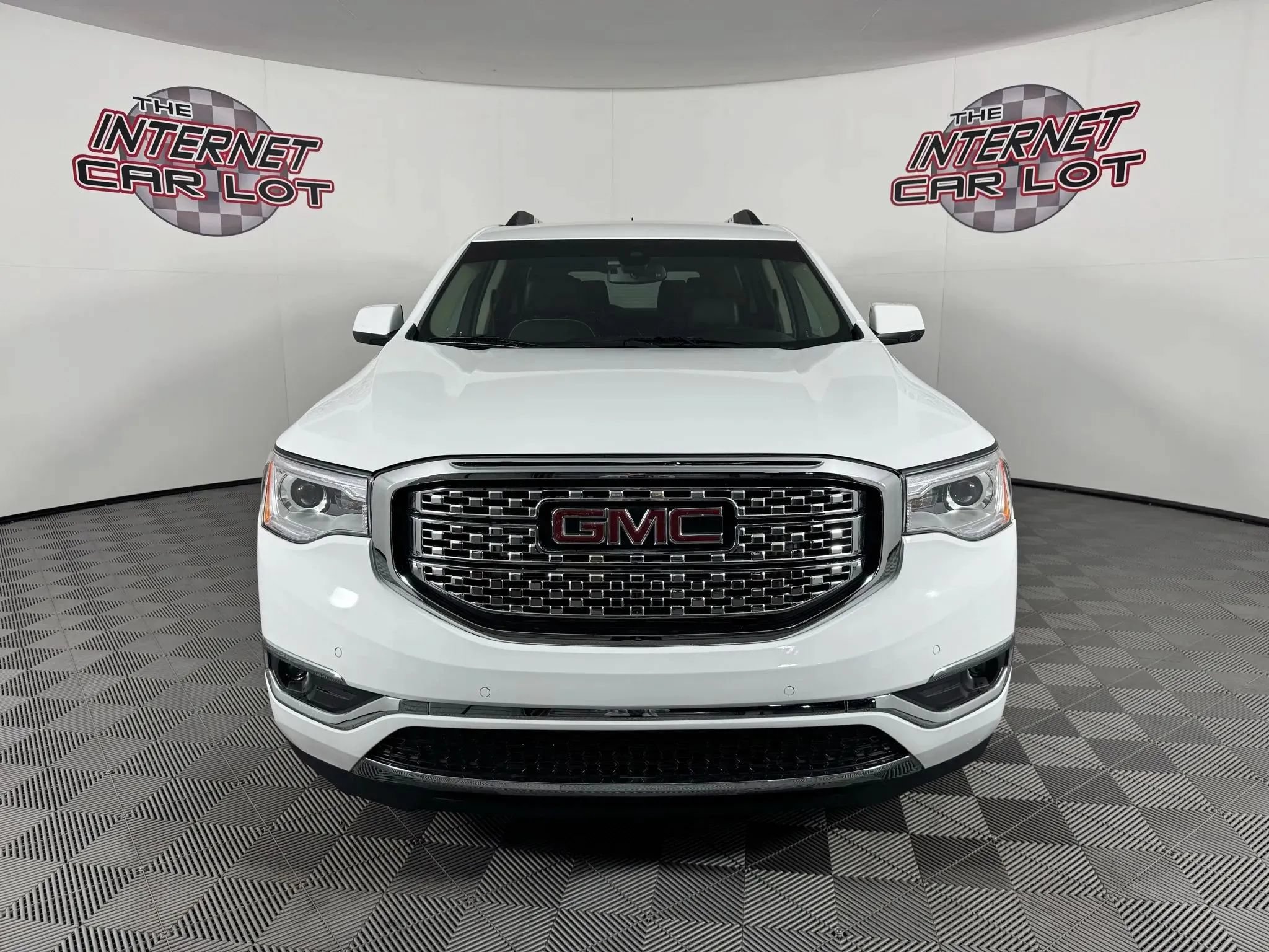 Used 2019 GMC Acadia Denali AWD/4WD image 2
