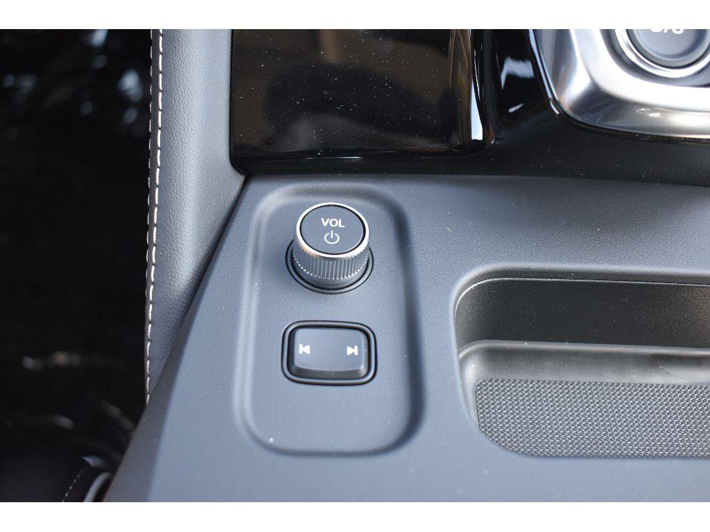 New 2026 Acura MDX w/ Advance Package AWD/4WD image 17