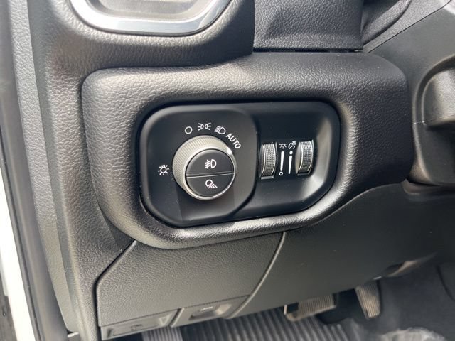 Used 2024 RAM 2500 Laramie w/ Sport Appearance Package AWD/4WD image 17