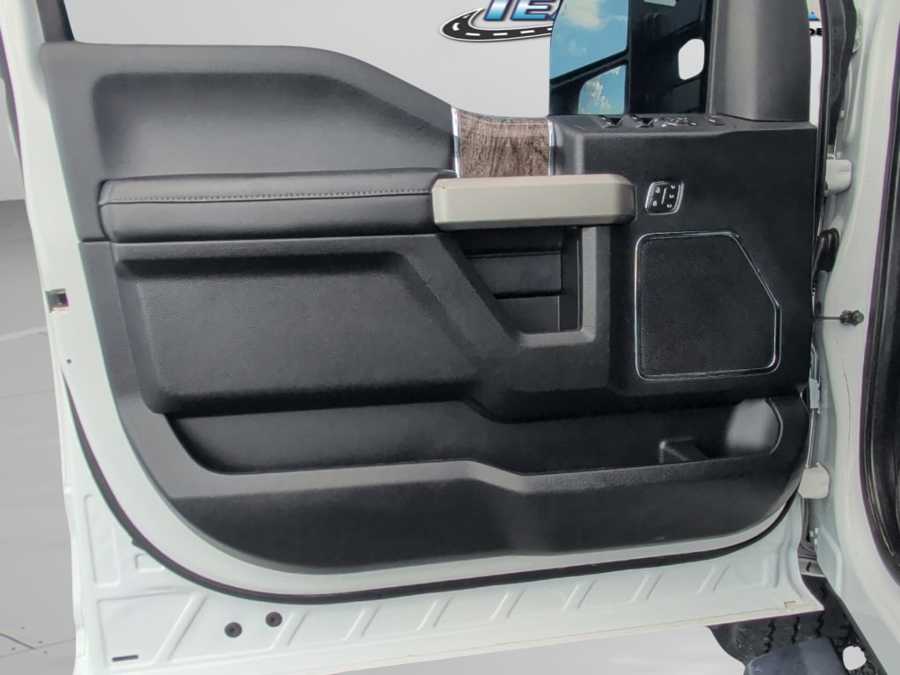 Used 2019 Ford F250 Lariat w/ Lariat Value Package AWD/4WD image 25