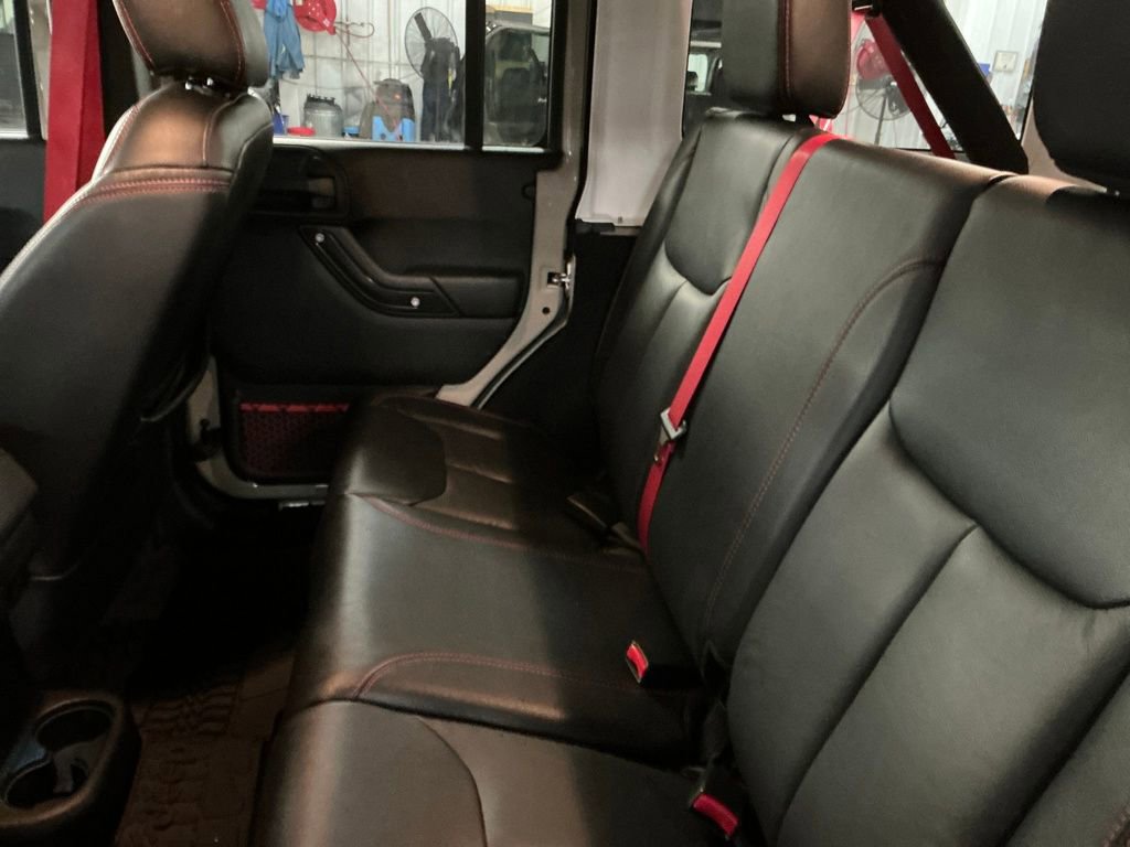 Used 2017 Jeep Wrangler Unlimited Rubicon image 23