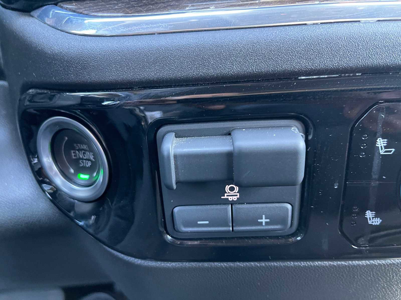 Used 2025 Chevrolet Silverado 1500 LT image 32