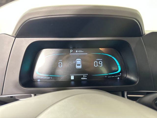 Certified 2025 Hyundai Elantra Sport image 46