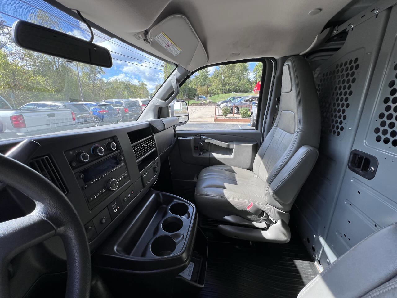 Used 2018 GMC Savana 2500 Extended image 19
