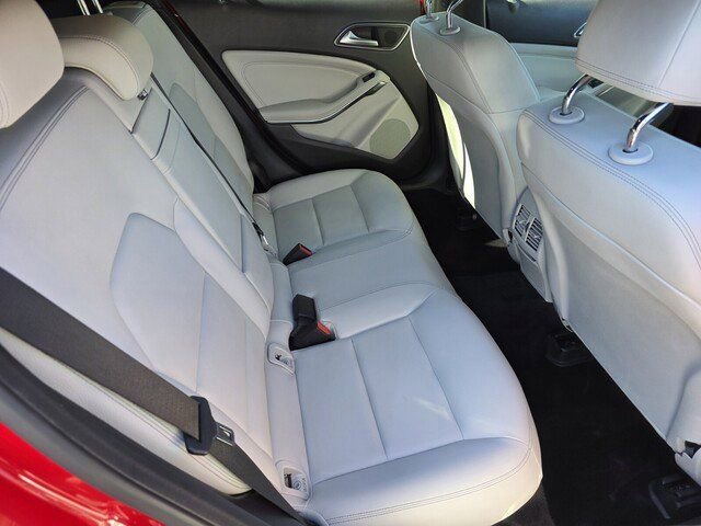 Used 2020 Mercedes-Benz GLA 250 image 29