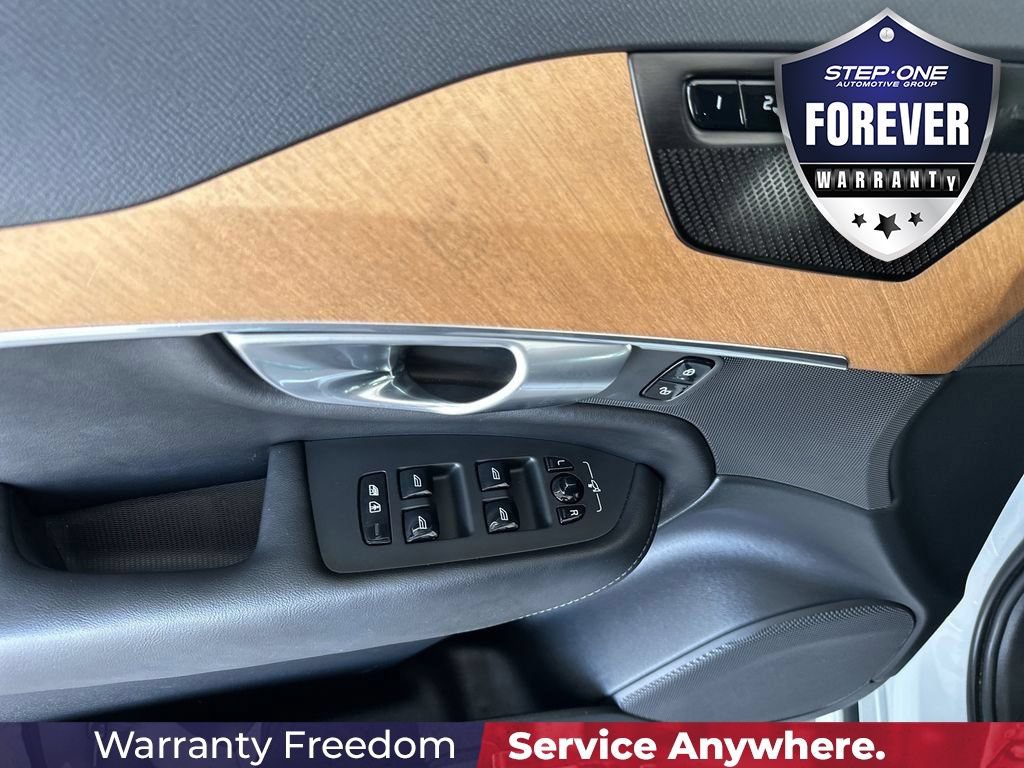 Used 2024 Volvo XC90 B6 Plus w/ Protection Package Premier AWD/4WD image 11