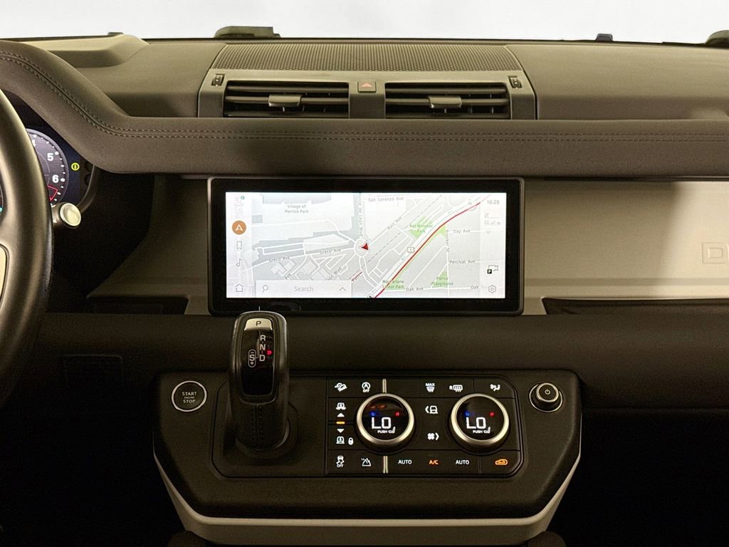 Used 2023 Land Rover Defender 90 S image 24