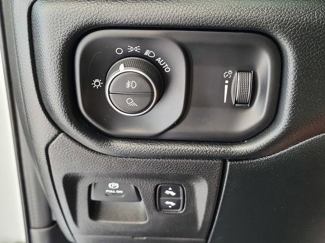 Used 2020 RAM 1500 Big Horn AWD/4WD image 14